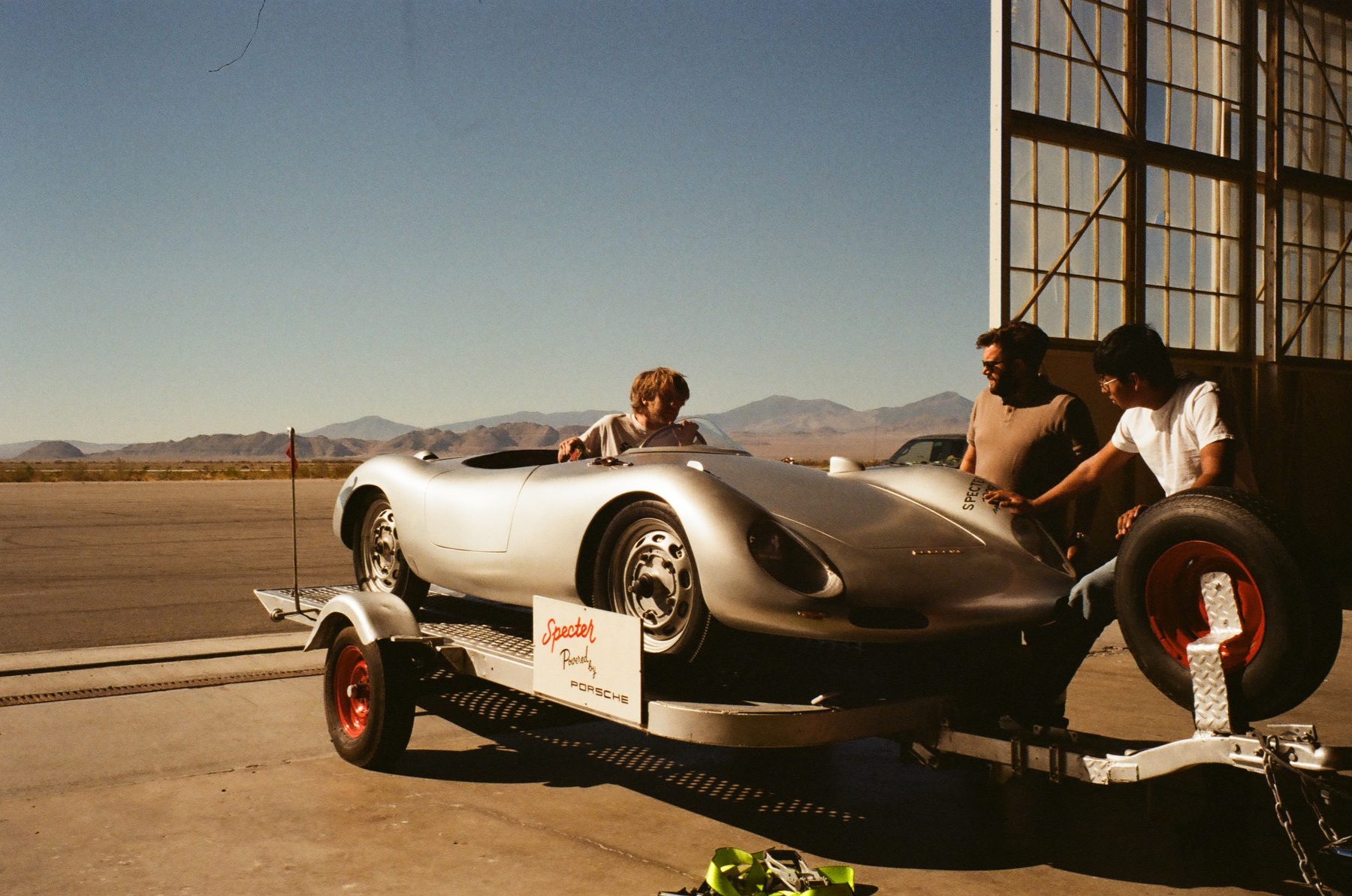Behind the scenes photograph 84