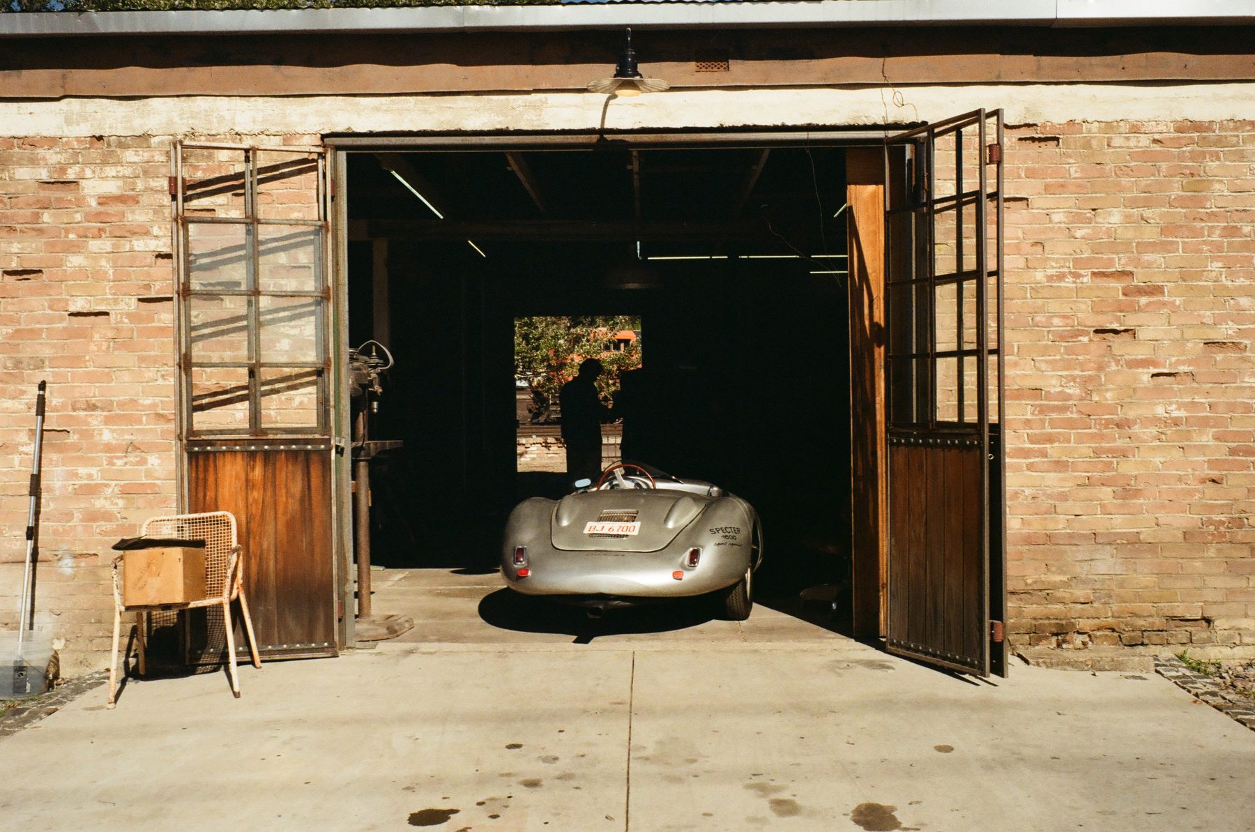 Behind the scenes photograph 102