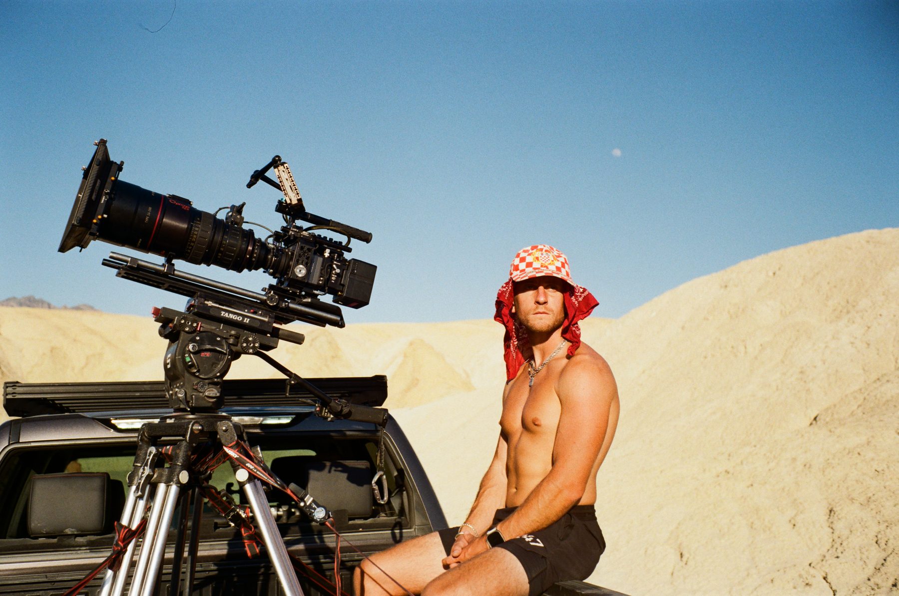 Behind the scenes photograph 27