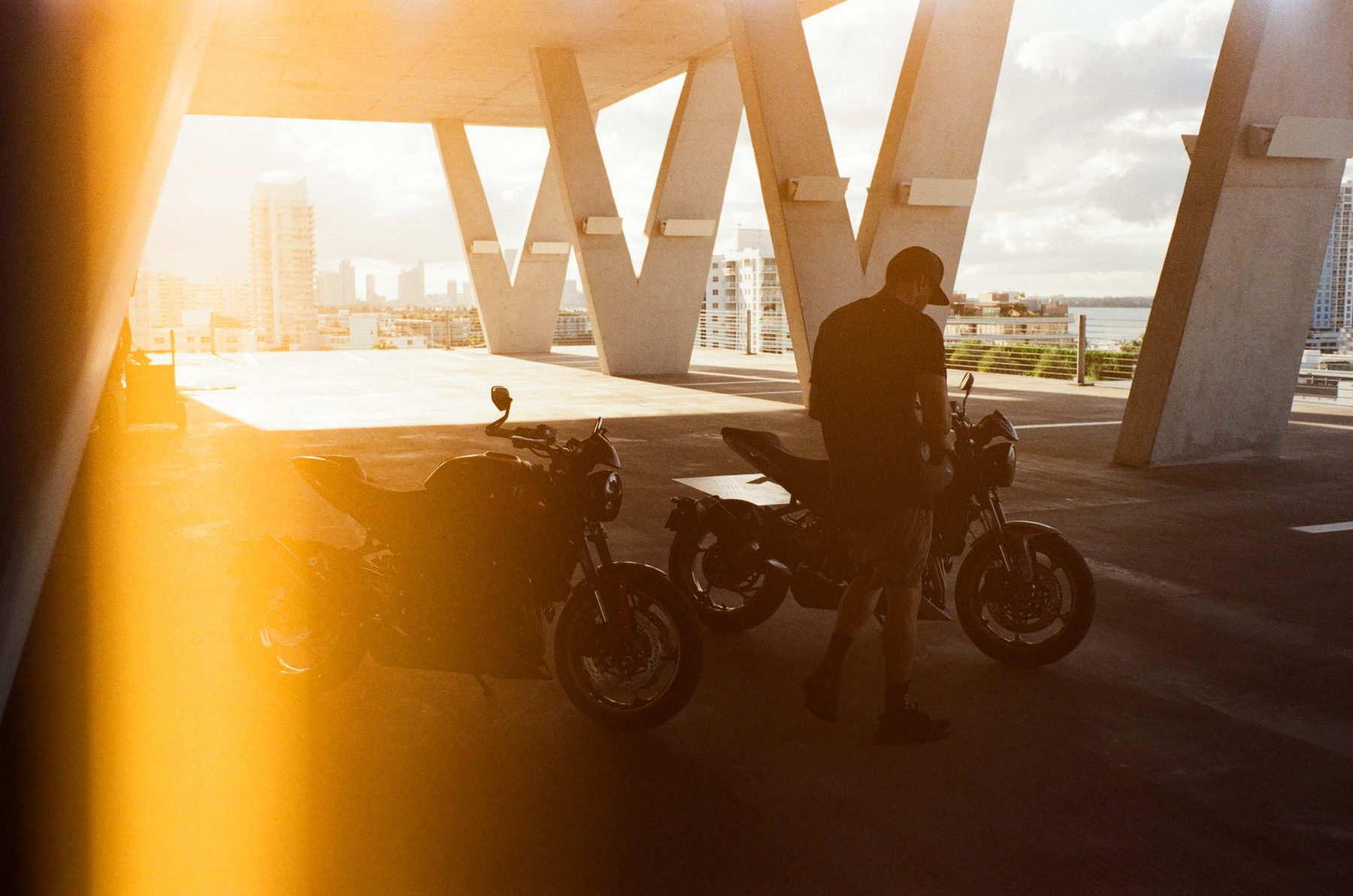 Behind the scenes photograph 103