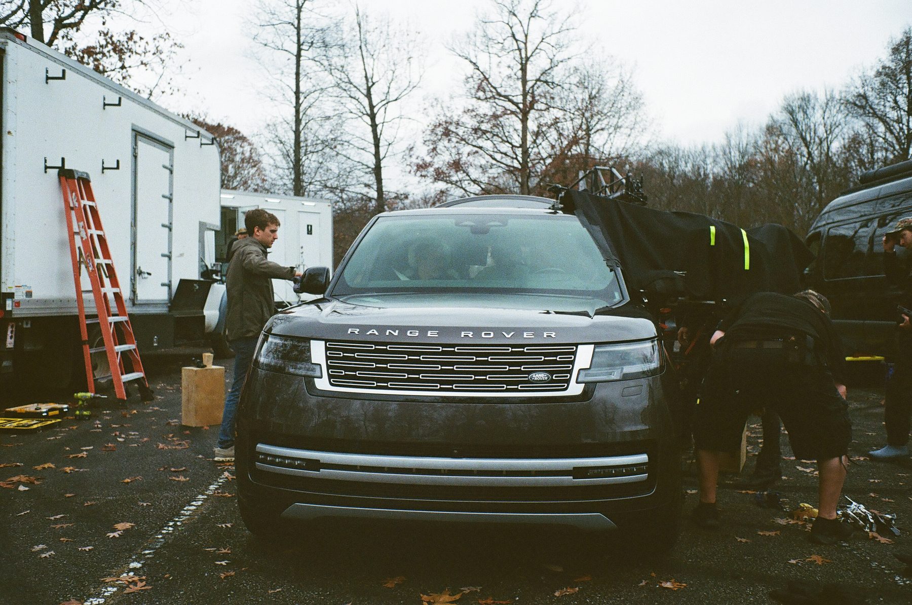 Behind the scenes photograph 10