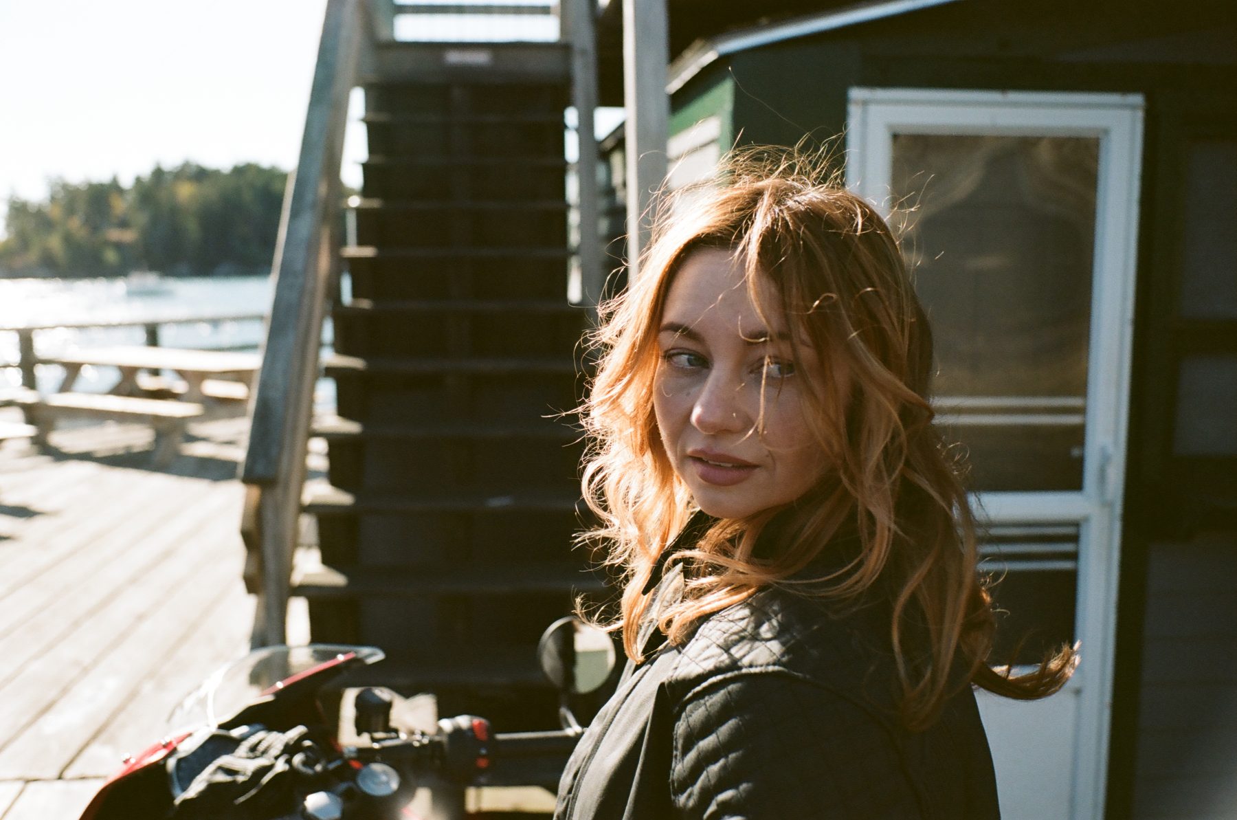 Behind the scenes photograph 71